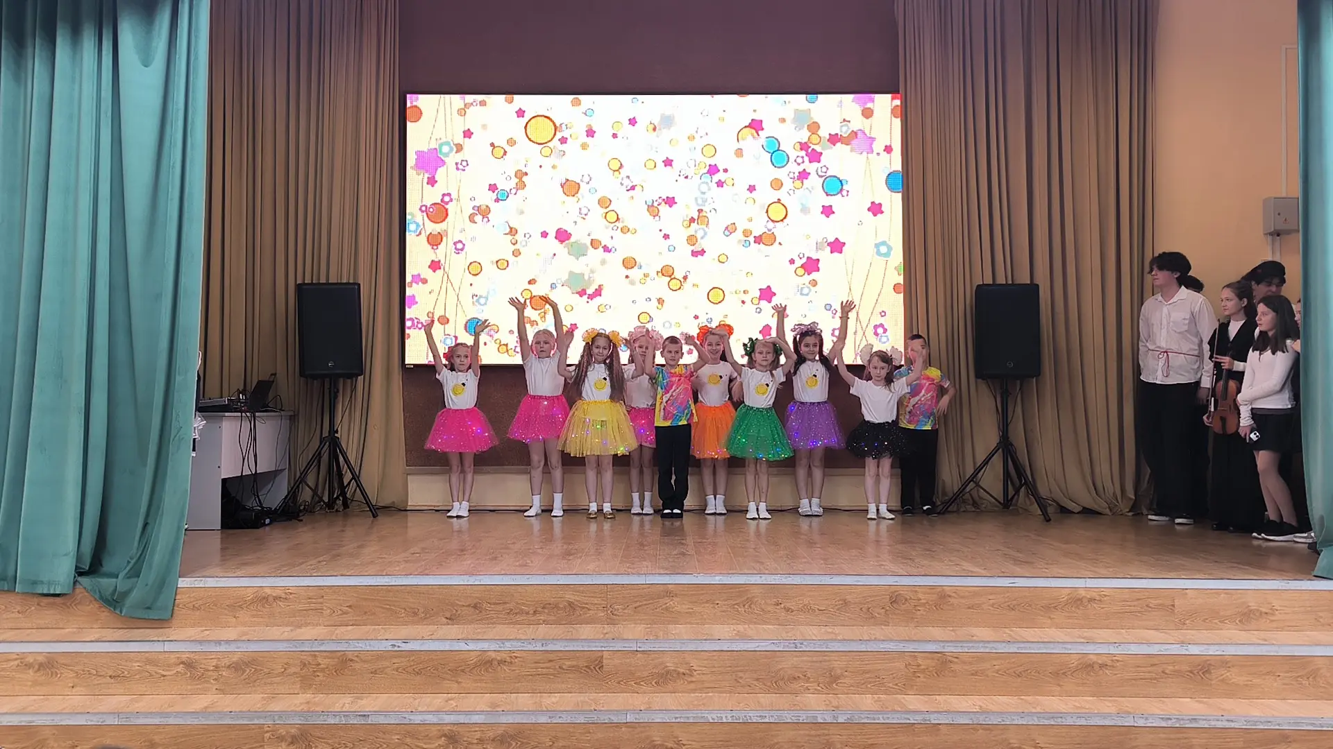 Спасибо вам, наши дорогие учителя! 🌸