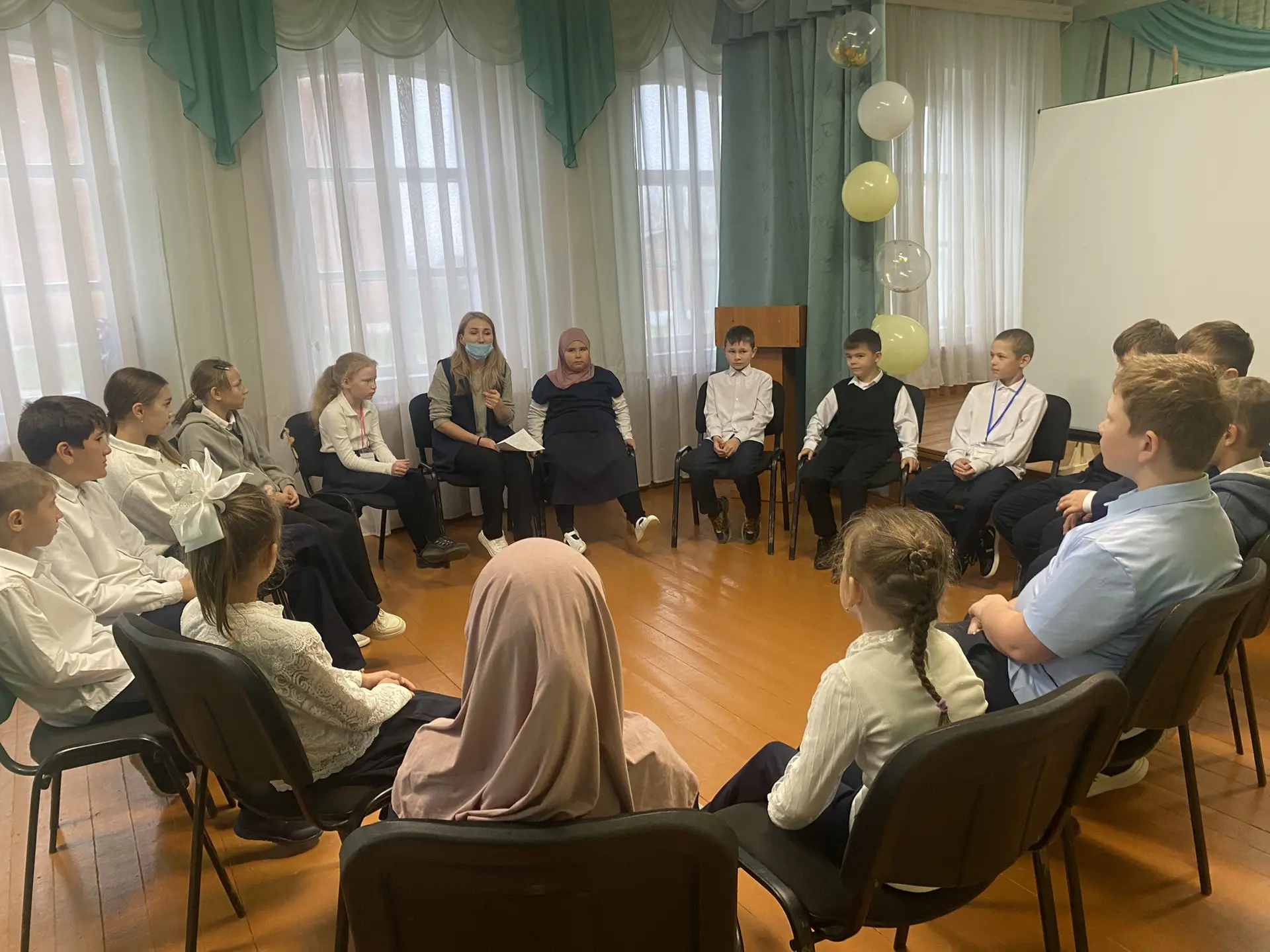 Сегодня в нашу школу приезжали сотрудники ППМС центра «Доверие». Они провели с ребятами...
