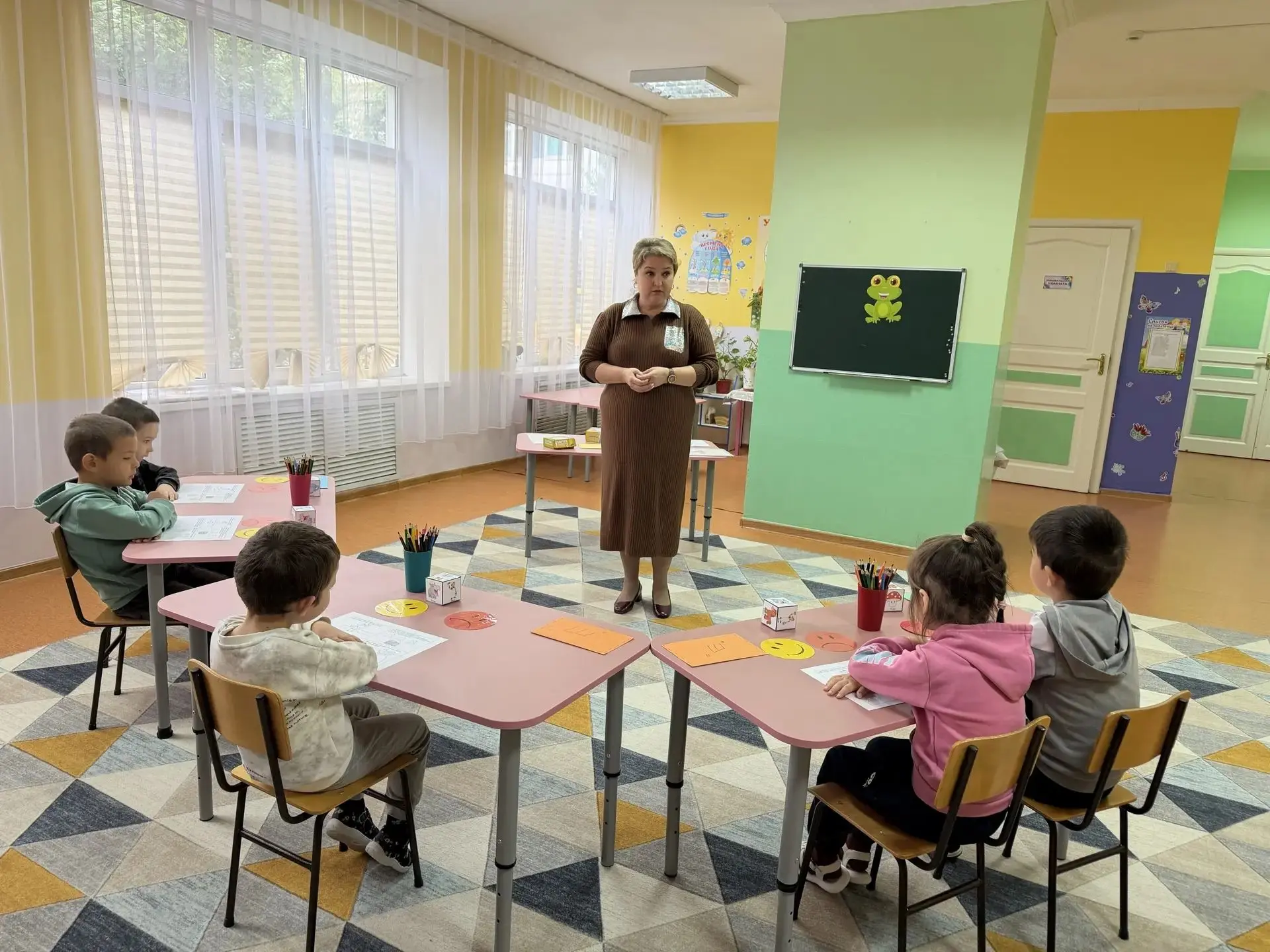 Подгрупповое логопедическое занятие в старшей группе.