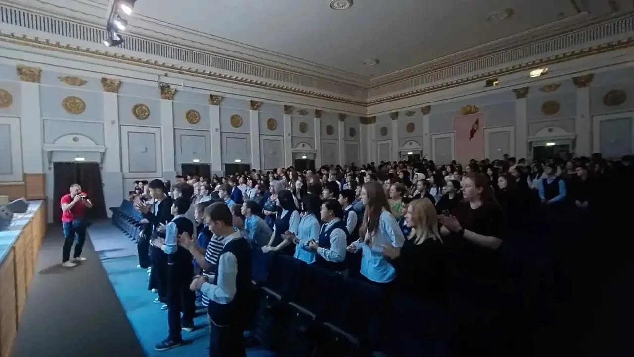 Гастрольный тур Луганского театра имени П. Луспекаева в Красноярске открылся спектаклем...