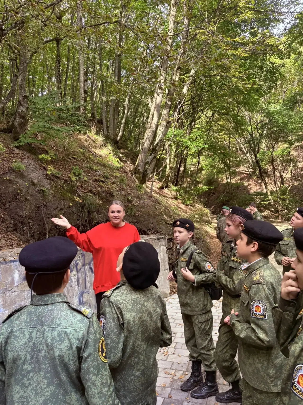 🌳 «Лесными тропами»: 6 «Б» открывает тайны Таманского леса