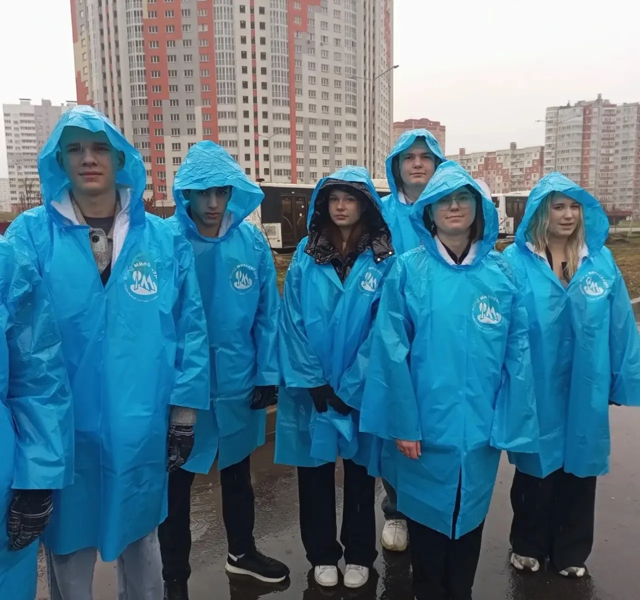 ✨Лицеисты 10 класса сегодня приняли участие в посадке деревьев!