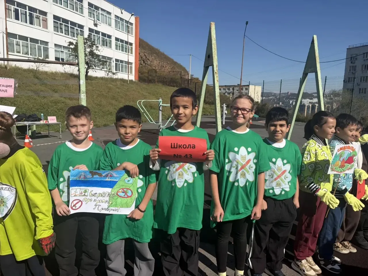 🎒 Сегодня ребята из 4 «Б» вместе с классным руководителем Софьей Алексеевной стали уча...