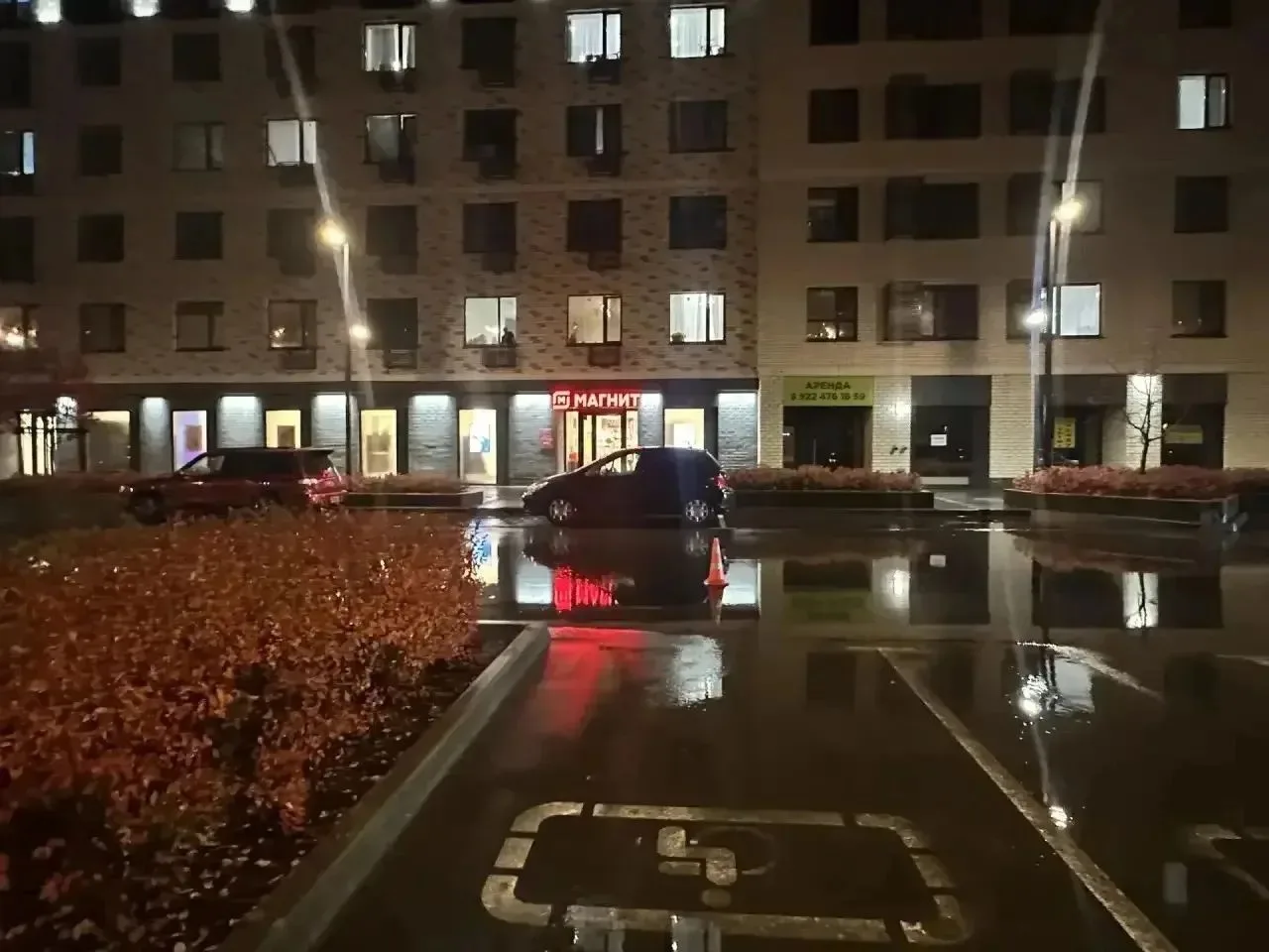 В Тюмени ищут водителя, который вечером сбил ребенка во дворе дома на Интернациональной...