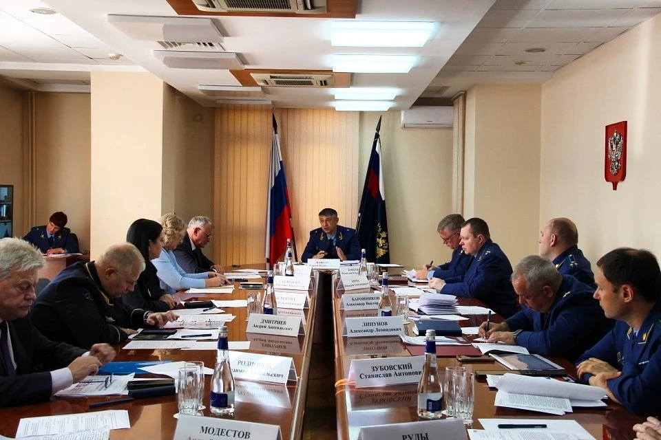 Под председательством прокурора Иркутской области Паволина С.В. состоялось заседание ра...