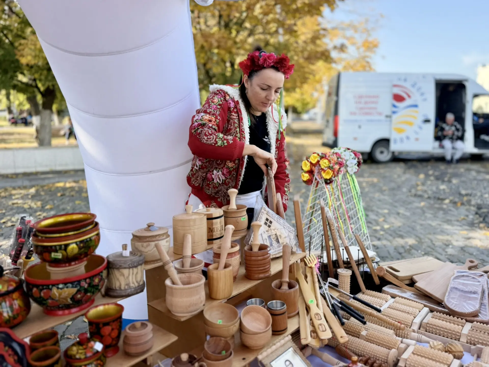 На площади Ермака в Новочеркасске прошла традиционная универсальная ярмарка, приуроченн...