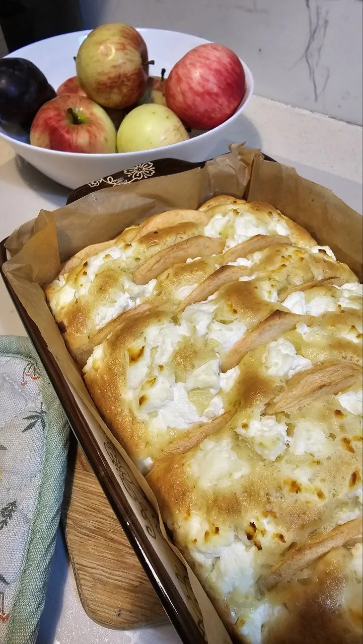 Пирог с яблоками и творогом 🍎