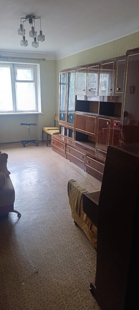 продается 2-х комнатная квартира на буревестнике, 1 линия. 2/5 этаж, комнаты раздельные...