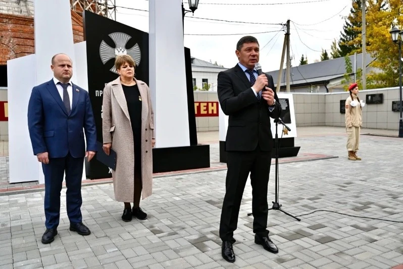 В Знаменке открыли мемориал памяти погибших участников СВО