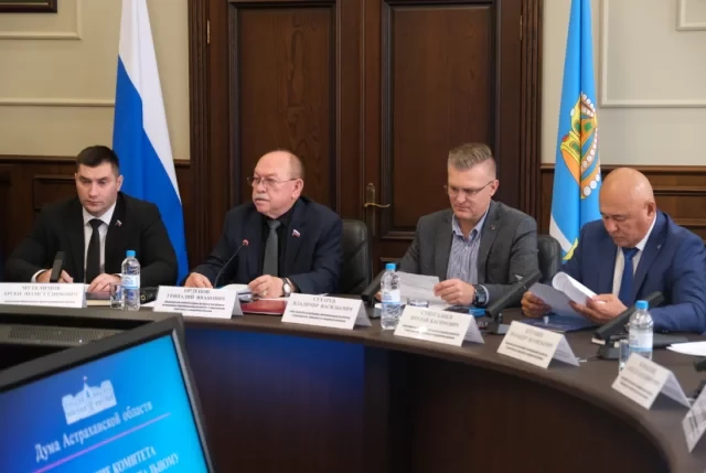 Земли после сноса аварийных домов в небольших городах могут отдать под частную застройку