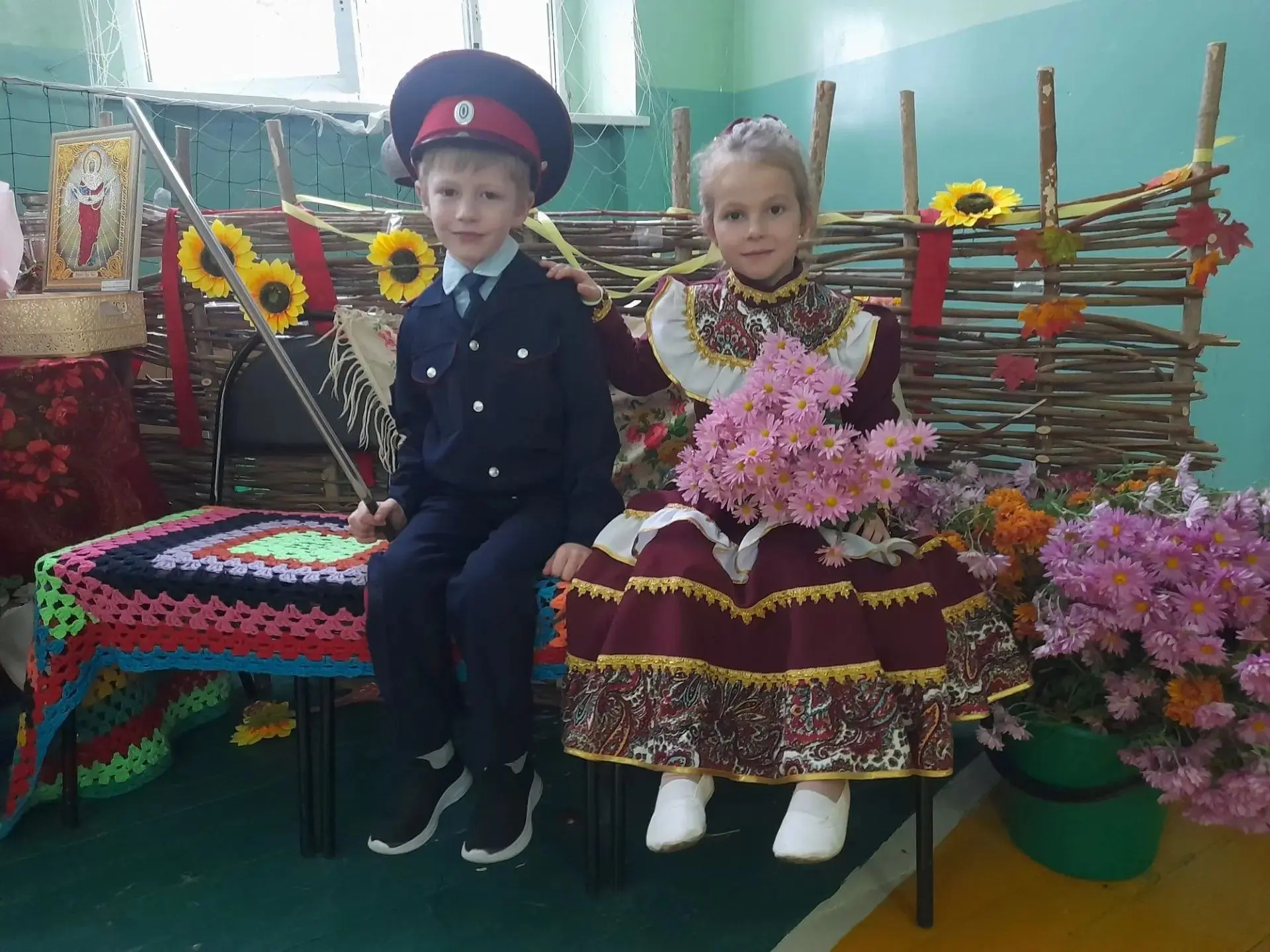 Тепло сердец и аромат казачьей кухни: как в Базковской школе прошла Покровская ярмарка ...