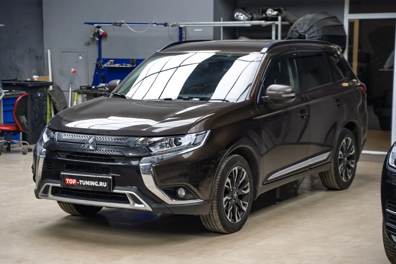Прыжок во времени для Mitsubishi Outlander III: поставили 10" Android-мультимедиа и кам...