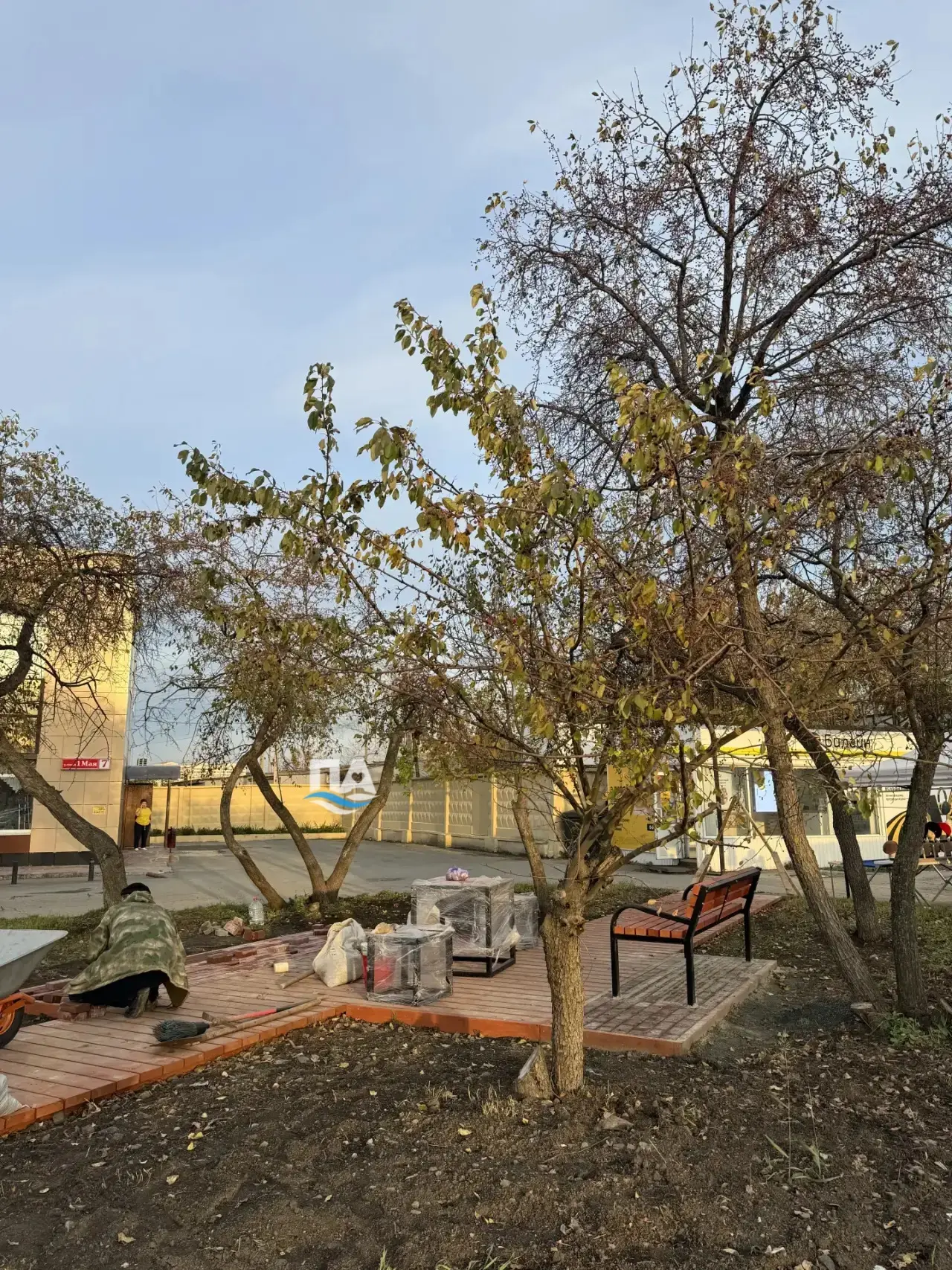 ‼️ В новом парке, кажется, идет создание площадки для настольных игр. Продолжаем наблюд...