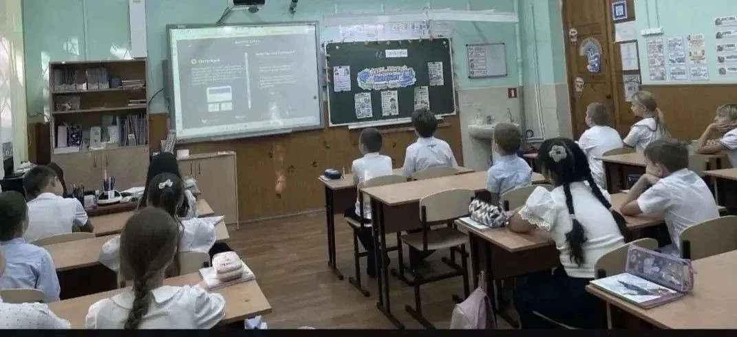 Интернет— это важная часть современной жизни, которая открывает большие возможности для...