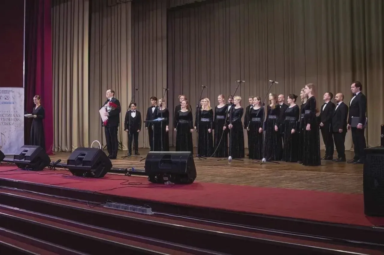 Дебют Altro Coro в Красном Луче