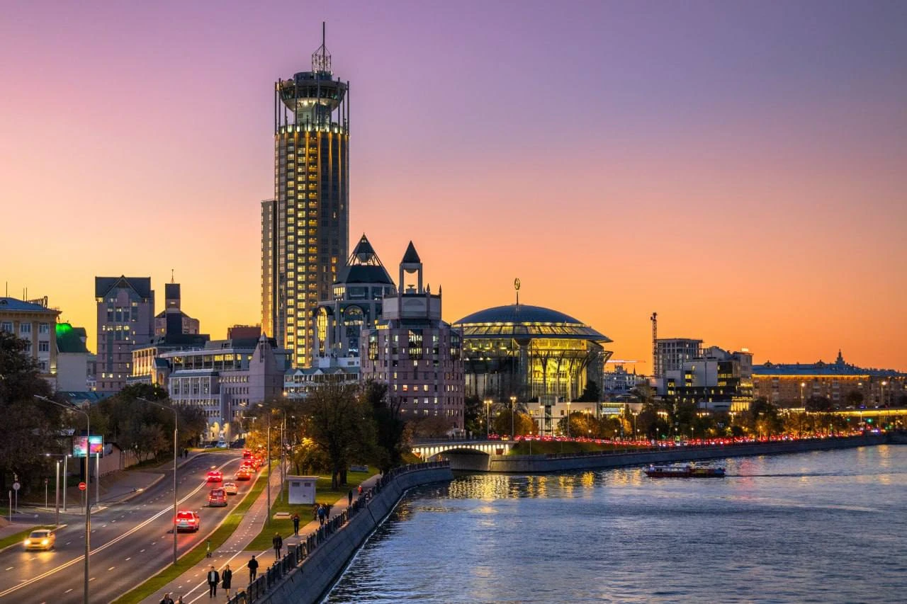 Дом музыки, вид с Новоспасского моста ✨