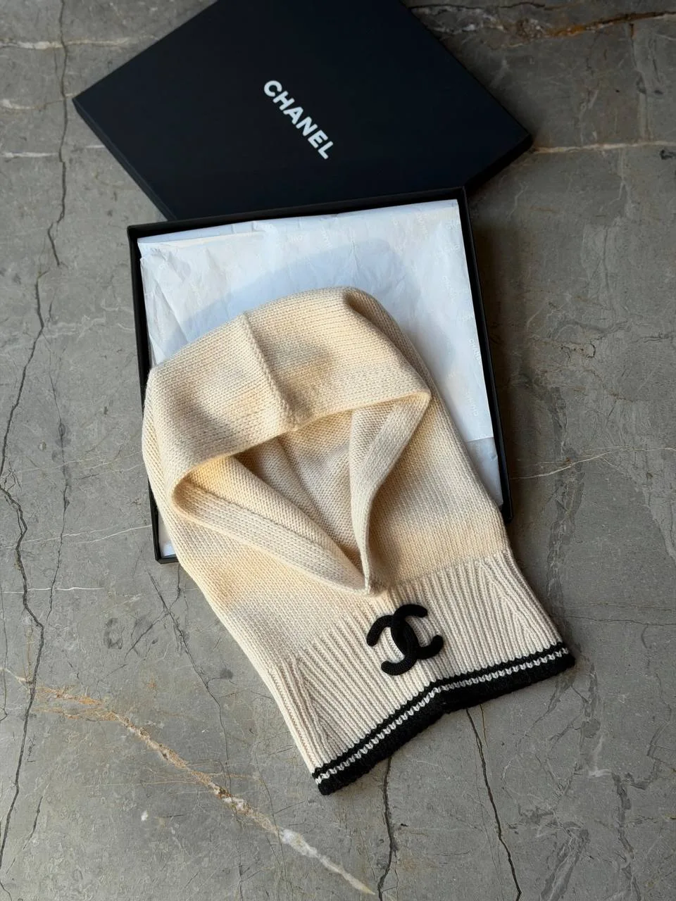 Балаклава Chanel с лого, в комплекте коробка