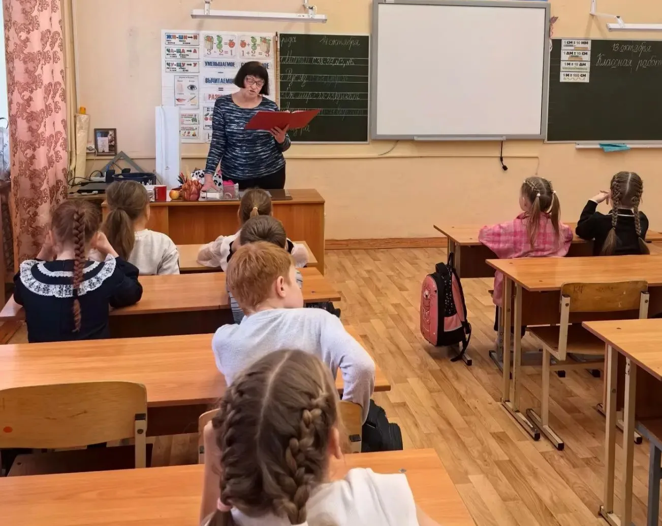 13 октября  сотрудник библиотеки детского  и семейного чтения Губанова О. В. провела дл...