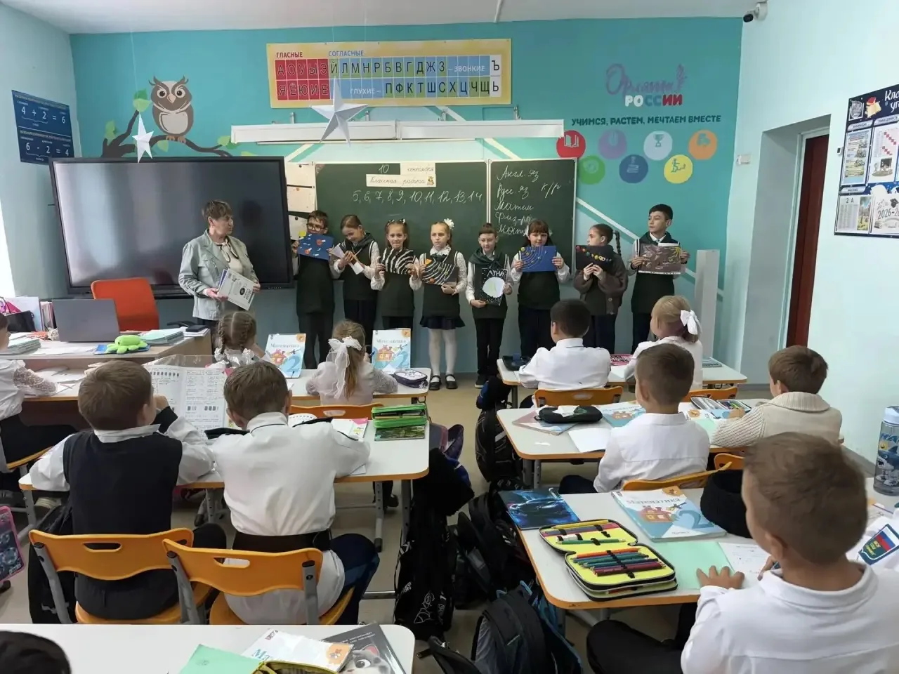 Ученики 4 «А» класса поделились знаниями о космосе с младшими школьниками