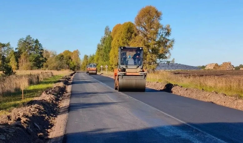 🚧 В регионе ремонтируют дорогу «Брянск - Новозыбков» - Трубчевск» - Голубча, протяженн...