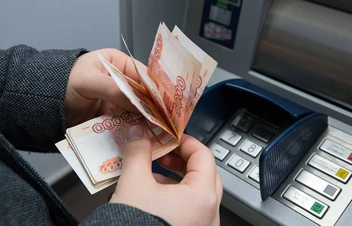 💵 Россияне массово снимают наличные, чтобы не хранить деньги в банке