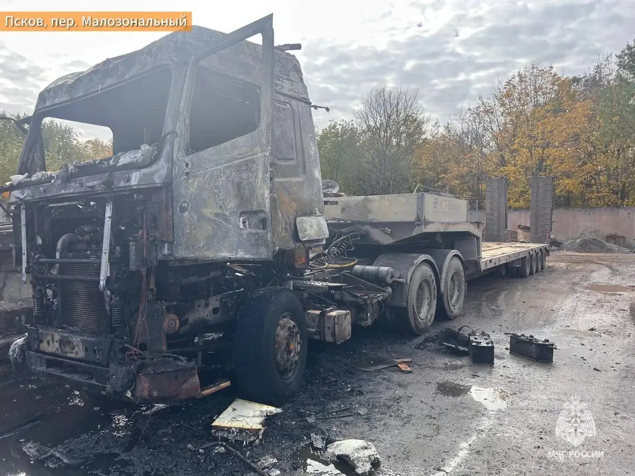 🚒🔥 В Пскове сгорел тягач МАЗ