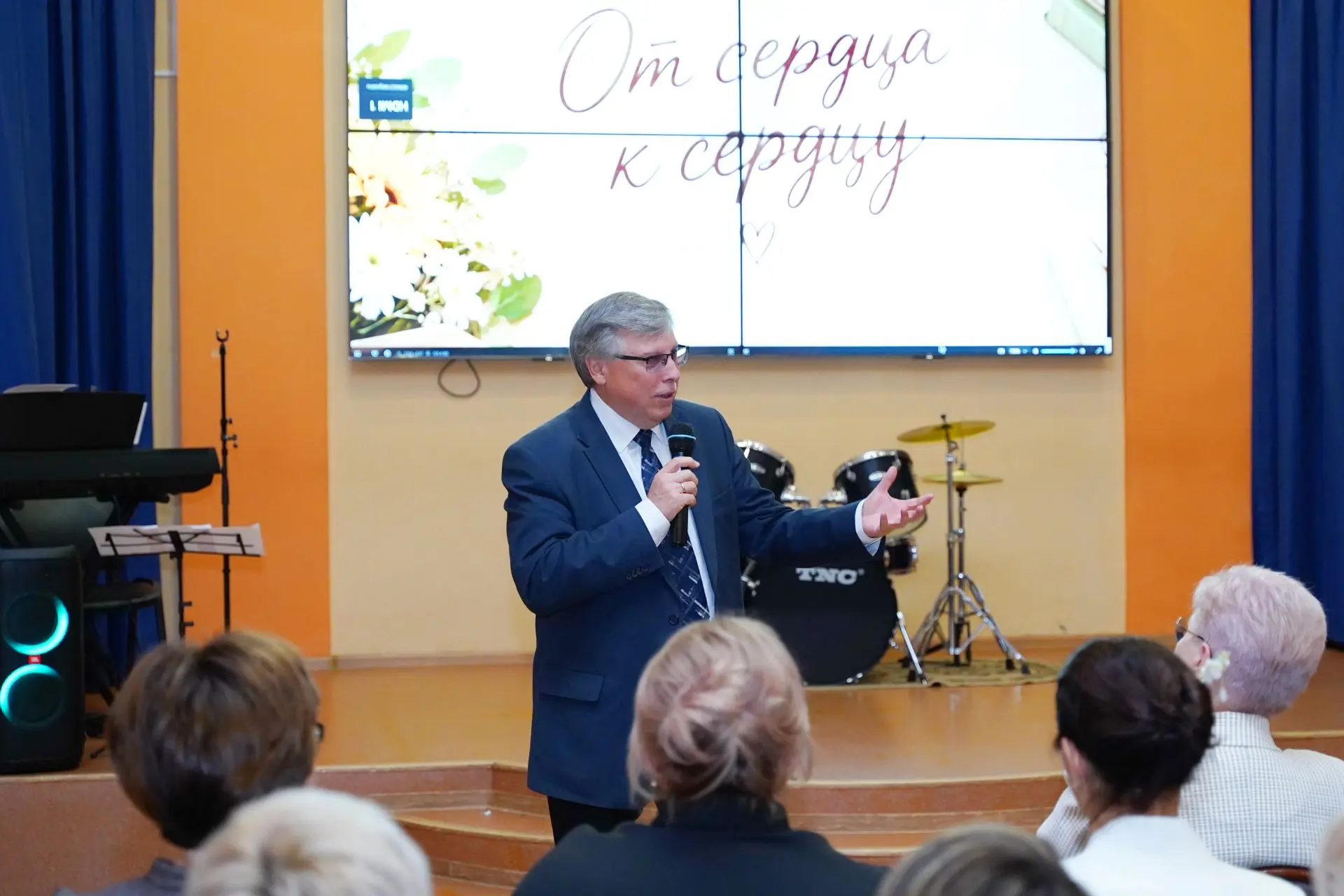 «От сердца к сердцу»: как в Лицее №97 завершилась неделя любви к учителям