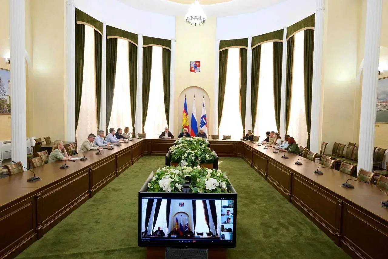 В Сочи началась подготовка к ежегодному городскому фестивалю детского творчества «Хруст...