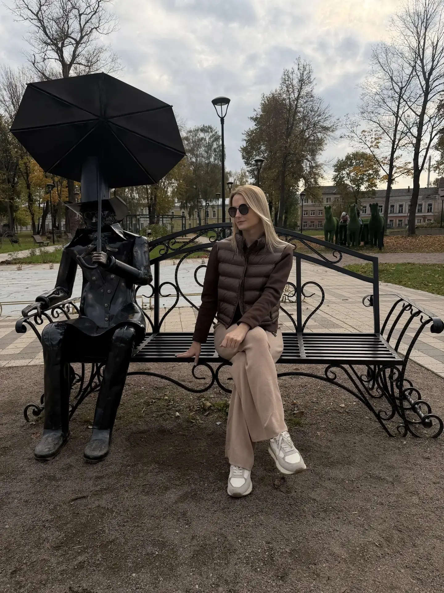 Евуся моя (младшенькая), вообще, девчонка стойкая к стрессу, тревоге и переживаниям!