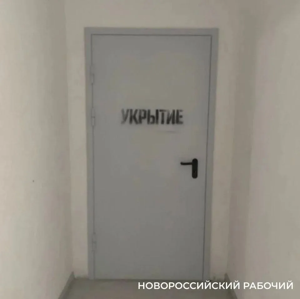 В Новороссийске подростки срезают замки на укрытиях