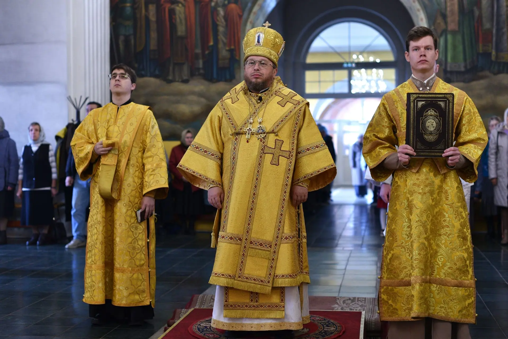 ⛪️ Епископ Паисий совершил воскресную Литургию и священническую хиротонию в Яранске