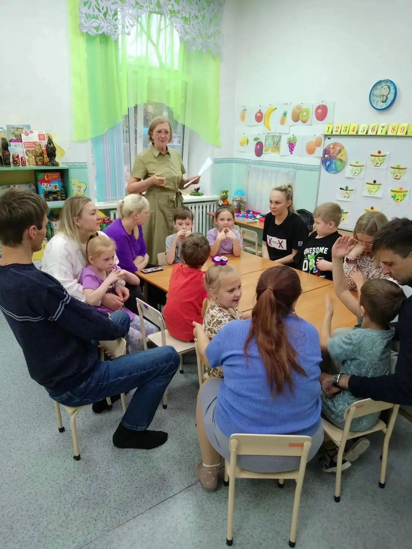 Вчера в  группе №6 состоялась гостиная для детей и родителей "Вместе весело шагать и уч...