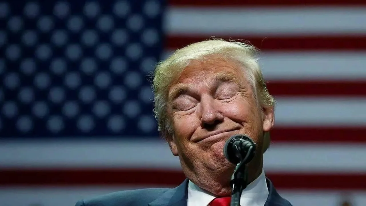 Стоит отметить, что это уже далеко не первый случай, когда Трампа мотает из стороны в с...