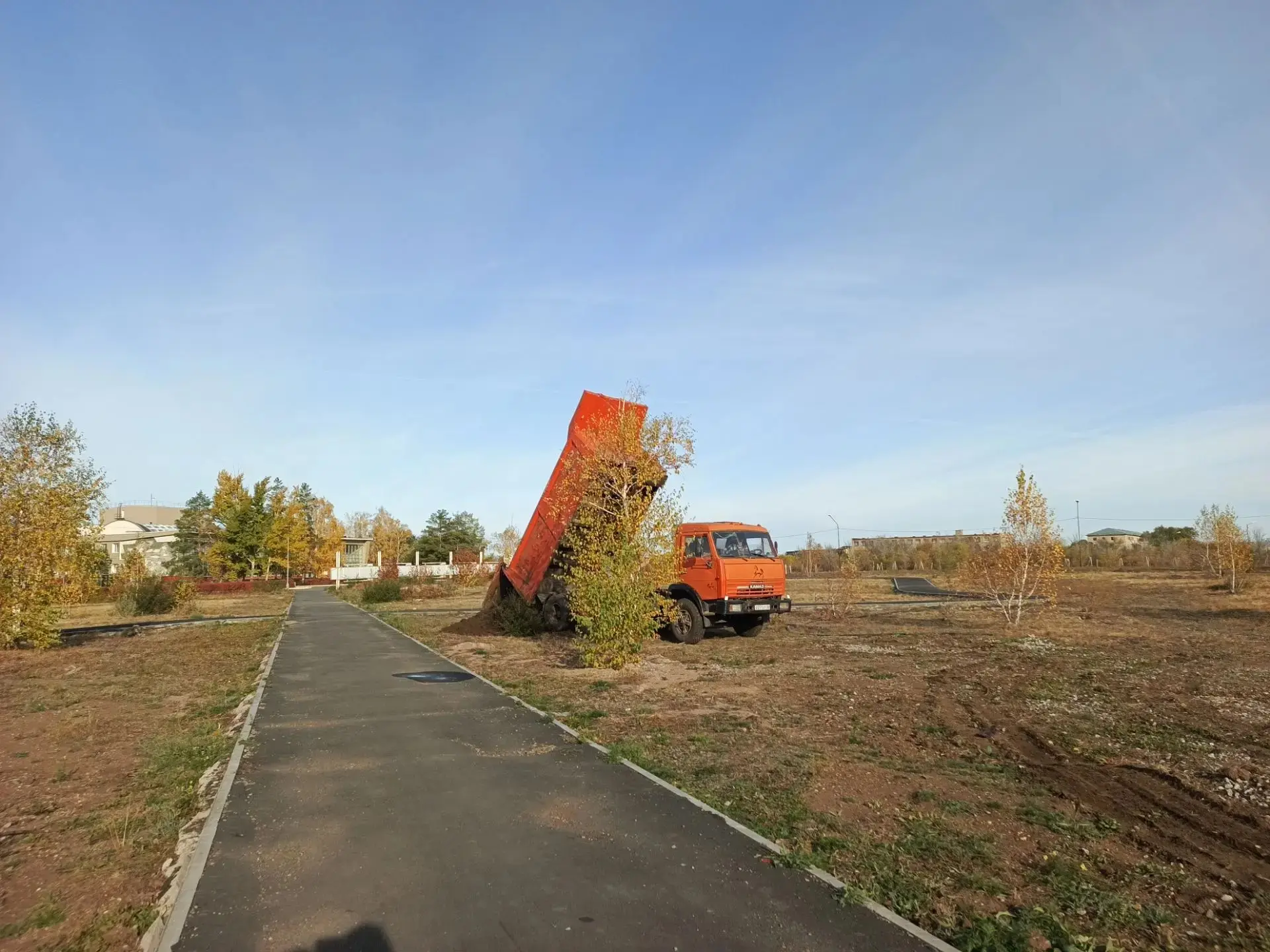 🌳 МАСШТАБНЫЙ СУББОТНИК ЗАВЕРШЁН — А БЛАГОУСТРОЙСТВО ПРОДОЛЖАЕТСЯ!