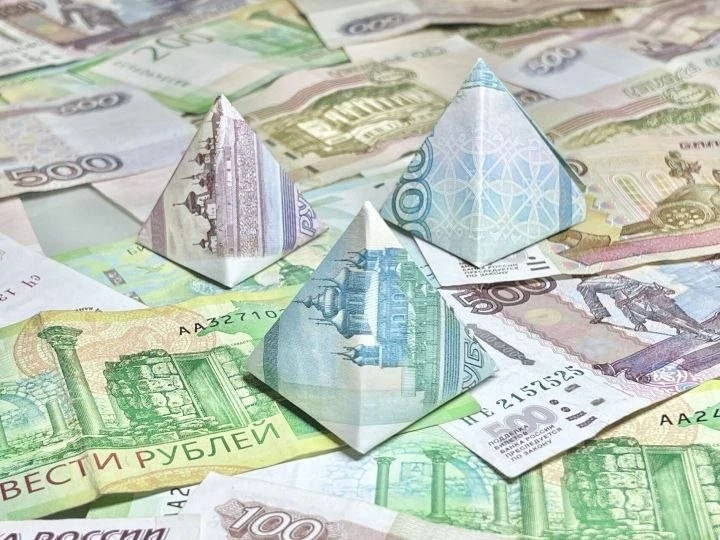 Более 4,6 млн рублей изъяли у пассажиров в аэропорту Казани