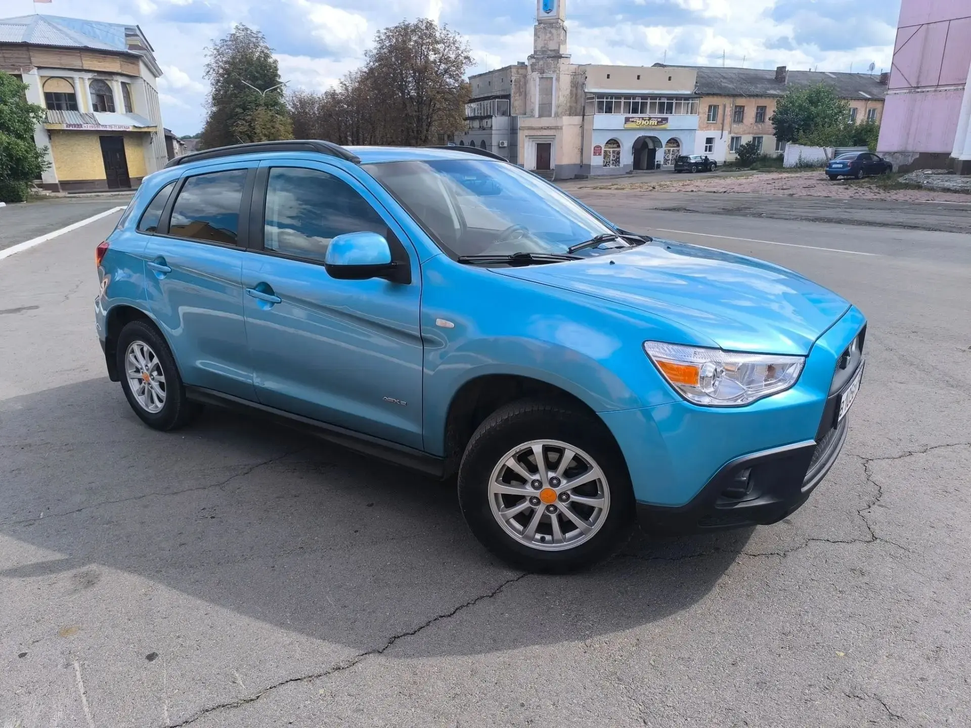 Продам Mitsubishi ASX .Обьем двигателя 1.8л.бензин.Год выпуска 2011.Пробег 202т.Коробка...