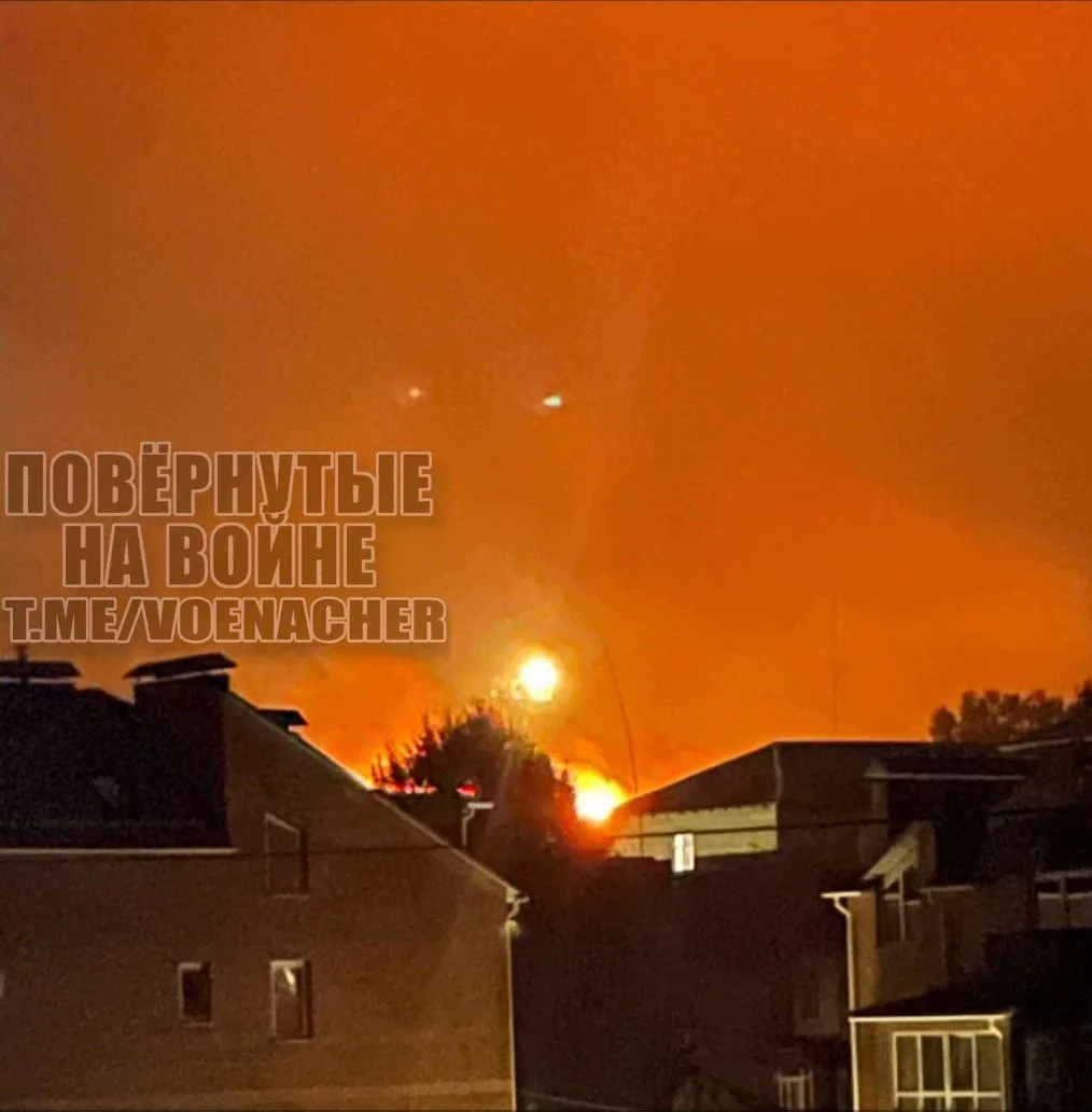 В Жмеринке Винницкой области реактивные БпЛА «Герань» атаковали локомотивное депо и жел...
