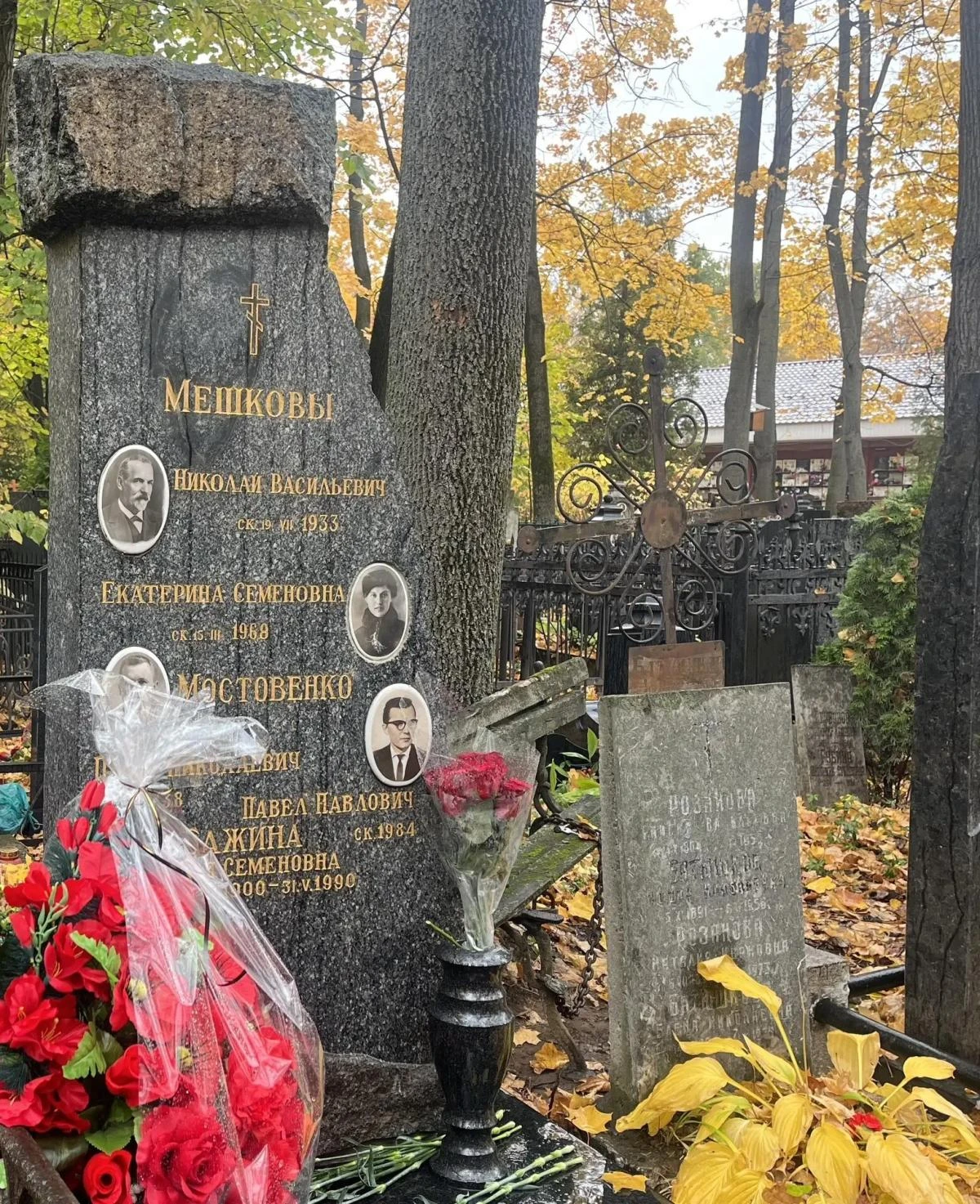 На Введенском кладбище в Москве восстановили место захоронения промышленника, благотвор...