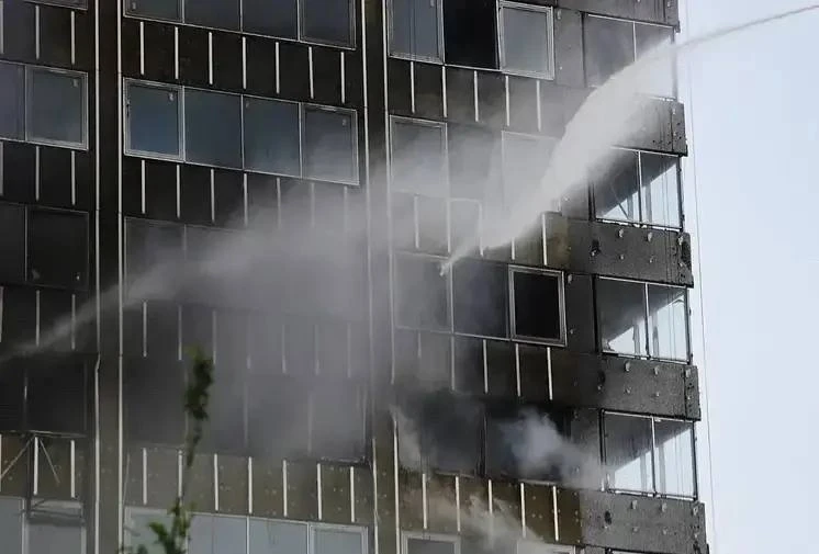 🔥В доме-книжке на Новом Арбате загорелся кабель