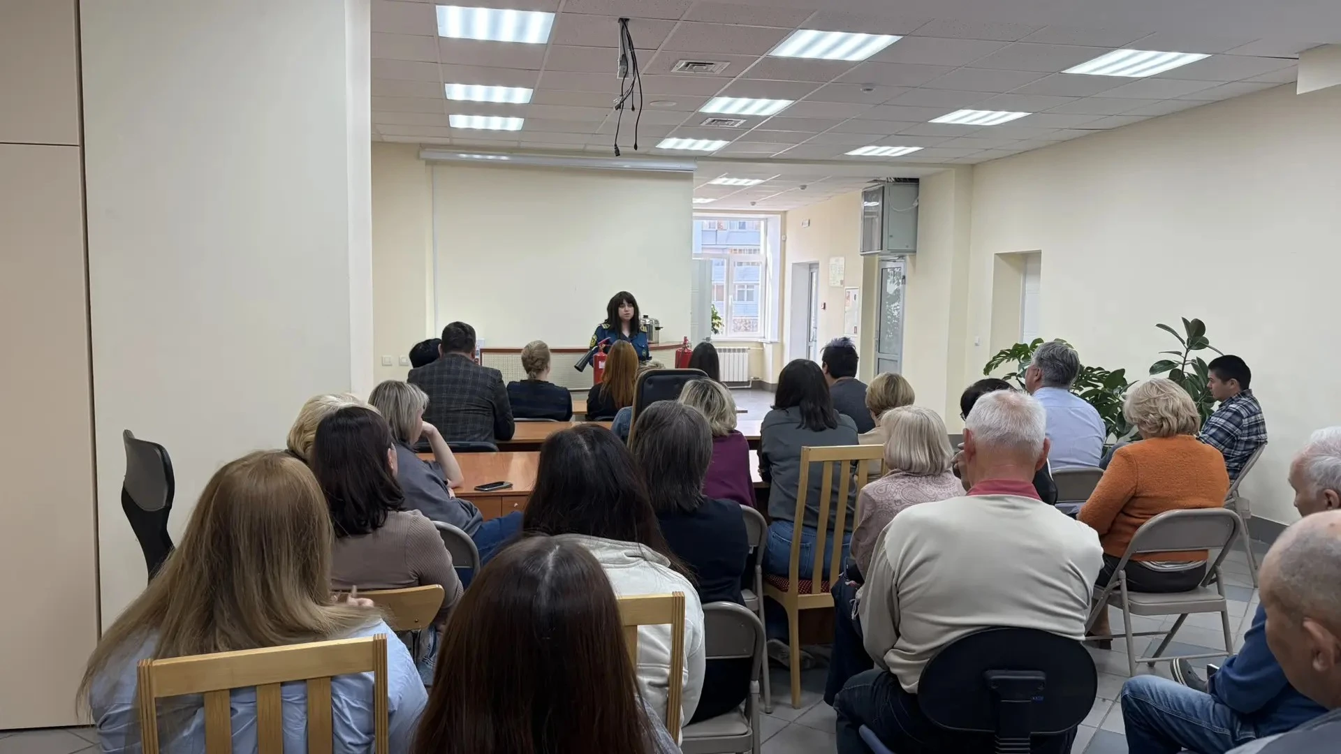 Инженеры отдела профилактики пожаров по Октябрьскому району города Уфы провели инструкт...