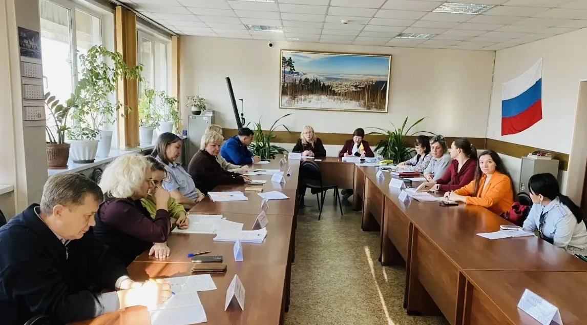 Прошло очередное заседание комиссии по делам несовершеннолетних и защите их прав при ад...