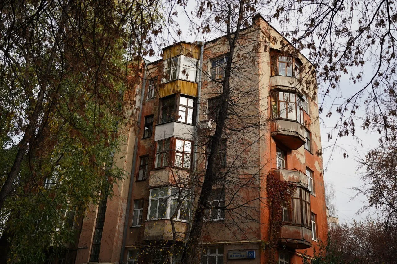🏚 Главное: Городок чекистов в Екатеринбурге ждёт ремонта ещё 20 лет — и это в лучшем с...