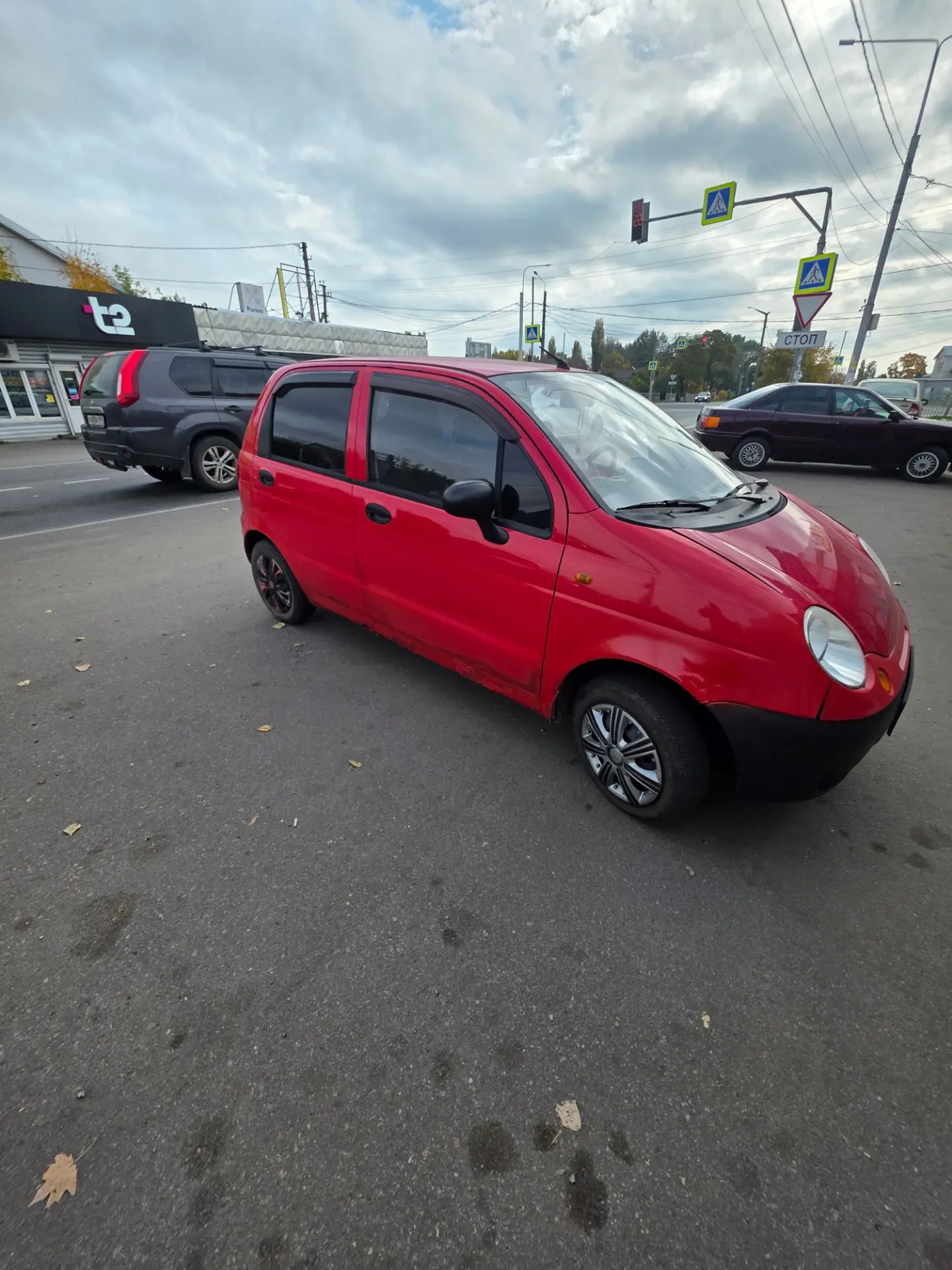 Продаётся Daewoo Matiz, год выпуска — 2010. Цвет автомобиля — красный. Пробег — 150 000...