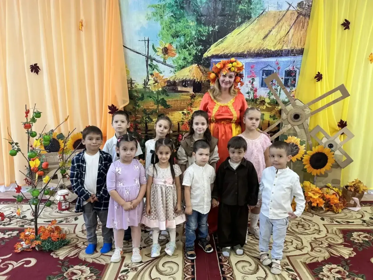 В группе "Осьминожки" Прошёл  праздник  "Путешествие в осенний лес" 🌲