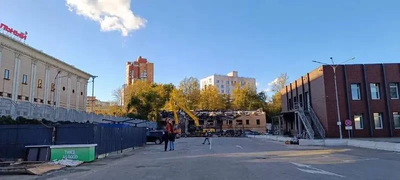 🏠 У Черемушкинского рынка сносят здание