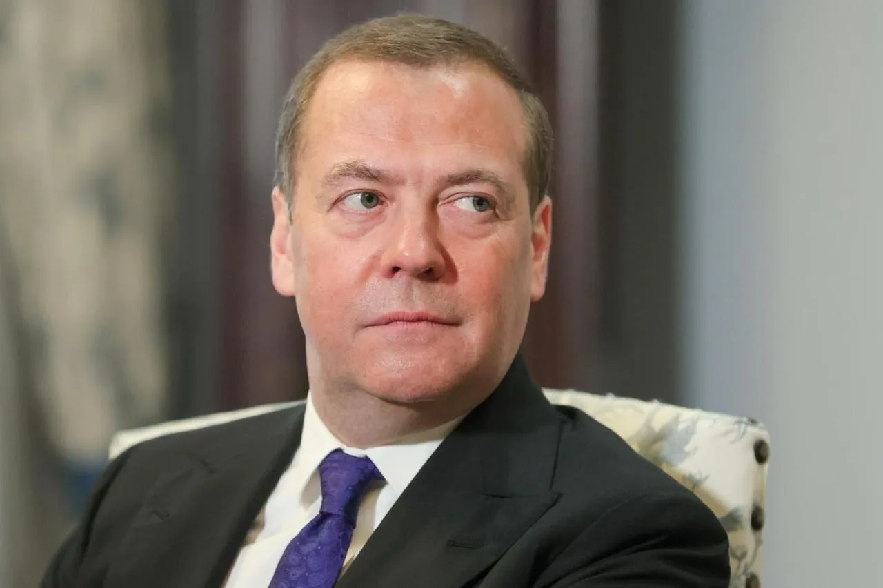👔 «Трамп наконец резанул правду»: Медведев оценил слова президента США о смене власти ...