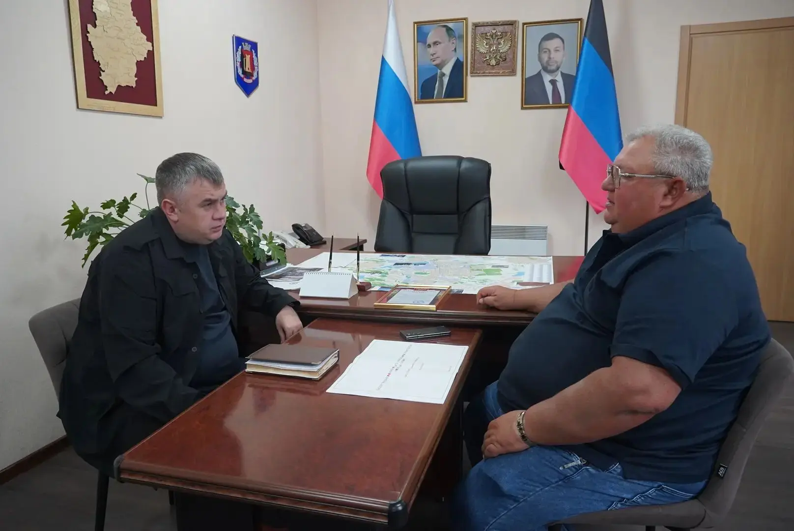 В ходе рабочей поездки в Енакиево встретился с главой муниципального образования Игорем...