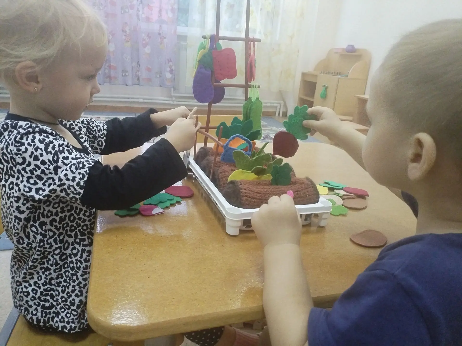 Дидактический игра:"Овощи на грядке"