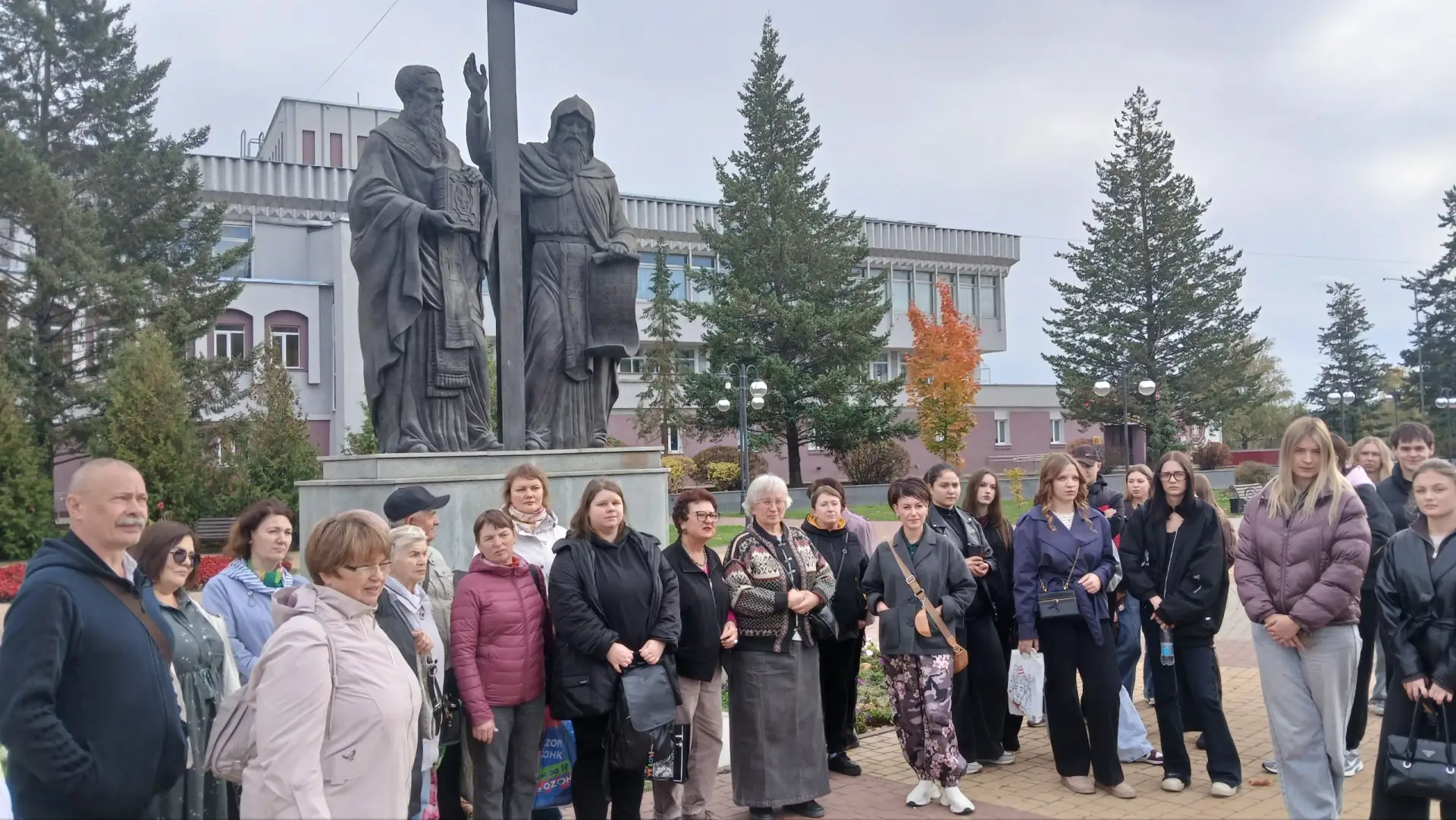 «От "Козьего болота" до Славянской площади»