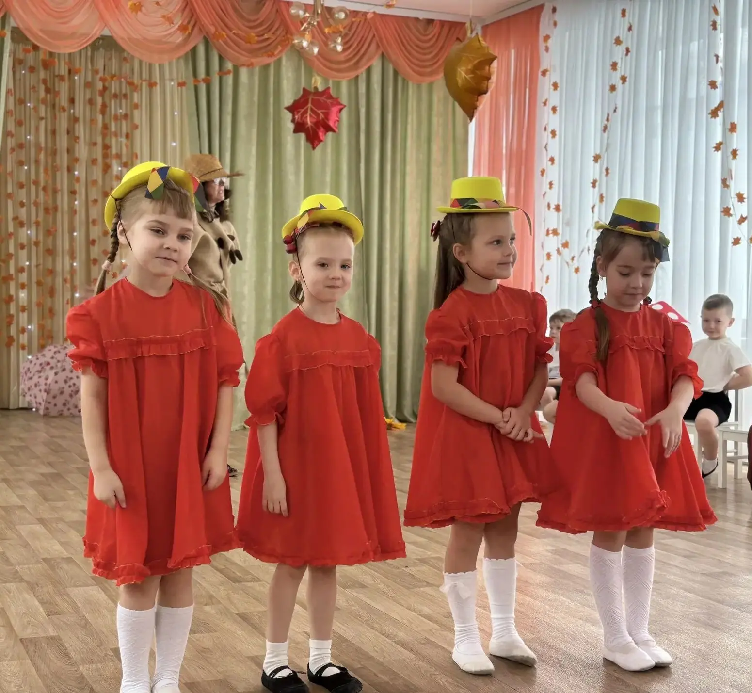 В гостях у Осени.                             В группе "Веснушки" прошёл  чудесный осен...